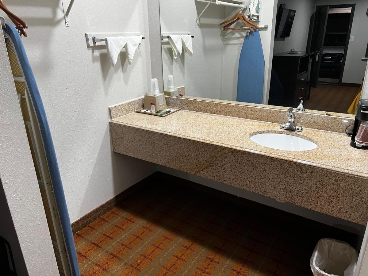Economy Inn Ashdown Ngoại thất bức ảnh
